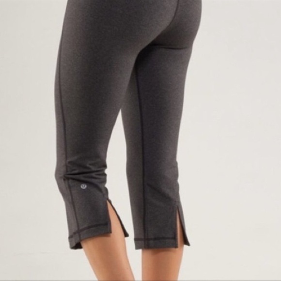 Lululemon Tadasana Grey Cropped Capri Slit Yoga Pants Size 8 - Picture 2 of 10